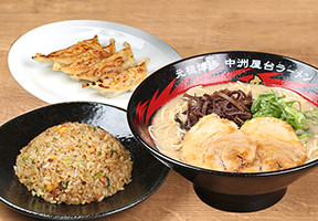 日本Ichiryu套餐（烤饺子，半焗饭）