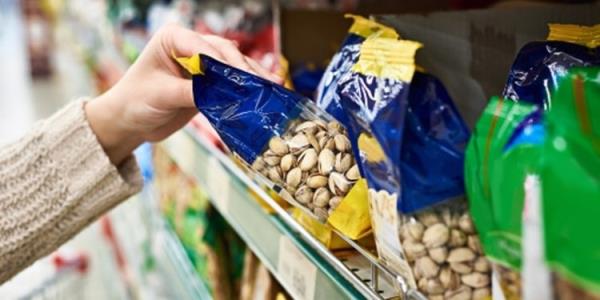 The Singapore-ba<em></em>sed research team which discovered that plastic has a potentially lower enviro<em></em>nmental footprint than cotton and paper bags has co<em></em>nfirmed that this discovery can also be applied to  plastic food packaging. ©Getty Imges