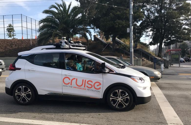 A Cruise self-driving car, which is owned by General Motors Co, is seen outside the company’s headquarters in San Francisco wher<em></em>e it does most of its testing, in California, U.S., September 26, 2018.    REUTERS/Heather Somerville/File Photo