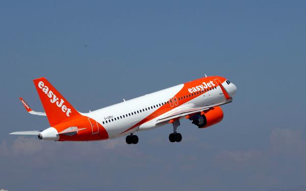 The easyJet Airbus A320-251N takes off from Nice internatio<em></em>nal airport in Nice, France