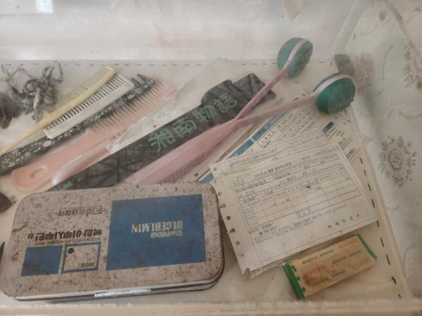 This photo shows the items used by Jin A-young before she passed away in 2004. The items were found inside her home, which has been preserved as a memorial for the victim of the April 3 Incident. (Yoon Min-sik/The Korea Herald)