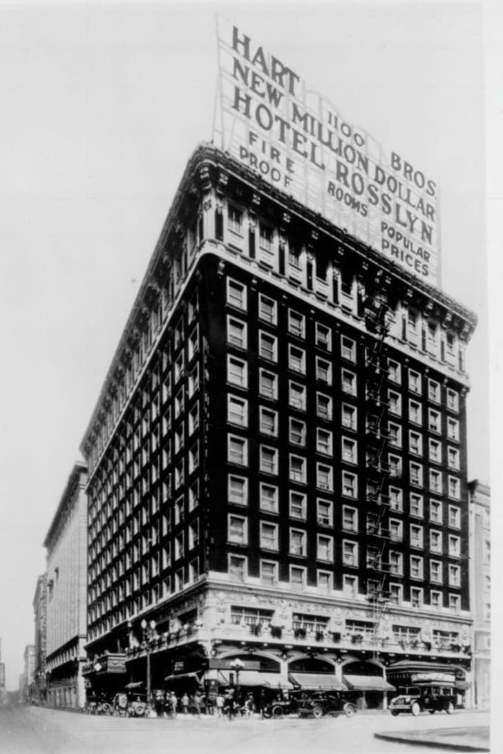 photo of a hotel in Los Angeles, 1942