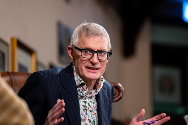Jeremy Vine has urged the unnamed BBC presenter to “come forward”