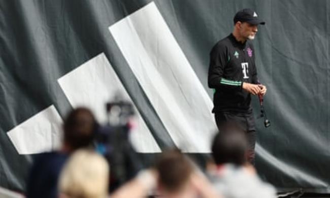 Thomas Tuchel overseeing Bayern Munich training on Monday
