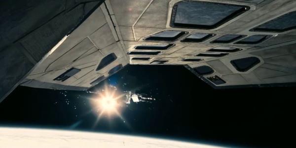 The Endurance preparing to dock in Interstellar.