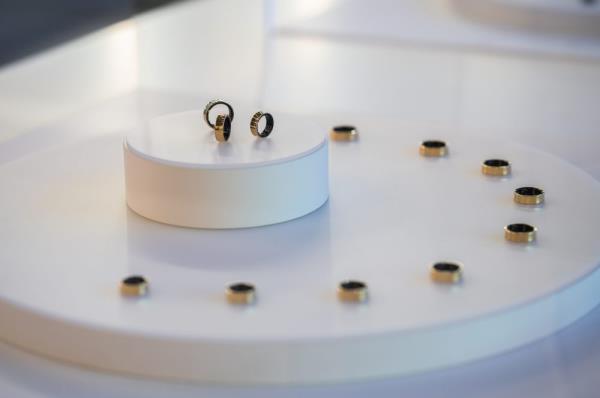 The Galaxy Ring in gold. (Samsung Electronics)