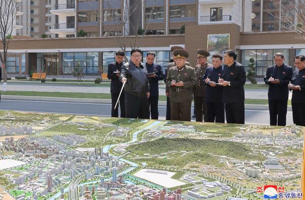 朝中社报道，朝鲜领导人金正恩表示，现在是时候为战争做好准备了