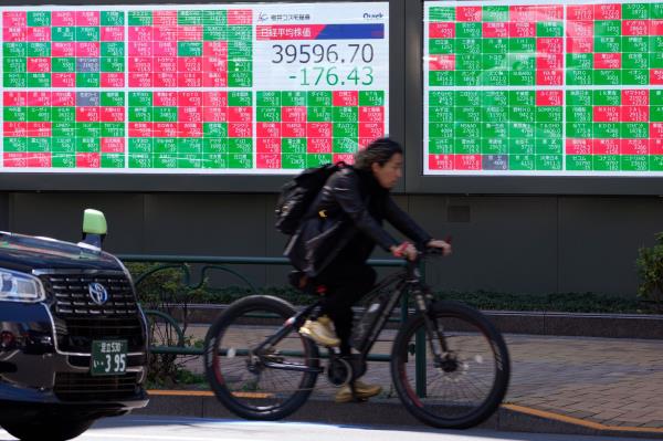 亚洲股市涨跌互现，此前美国公布最新通胀数据，美国股市今天表现低迷