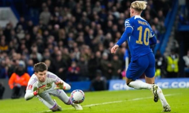 Mykhailo Mudryk is foiled by Leeds goalkeeper Illan Meslier