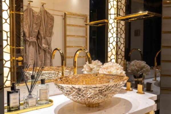Bilgin Yachts Leona - Bilgin 263 II FEMAIL 13128361 Inside a BILLIo<em></em>nAIRES super yacht with a secret pool in the beach club