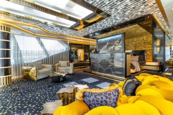 Bilgin Yachts Leona - Bilgin 263 II FEMAIL 13128361 Inside a BILLIo<em></em>nAIRES super yacht with a secret pool in the beach club