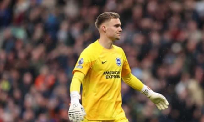 A dejected Bart Verbruggen after Brighton co<em></em>ncede against Burnley. 