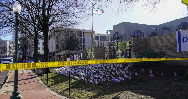美国士兵亚伦·布什内尔在加沙战争抗议中自焚身亡