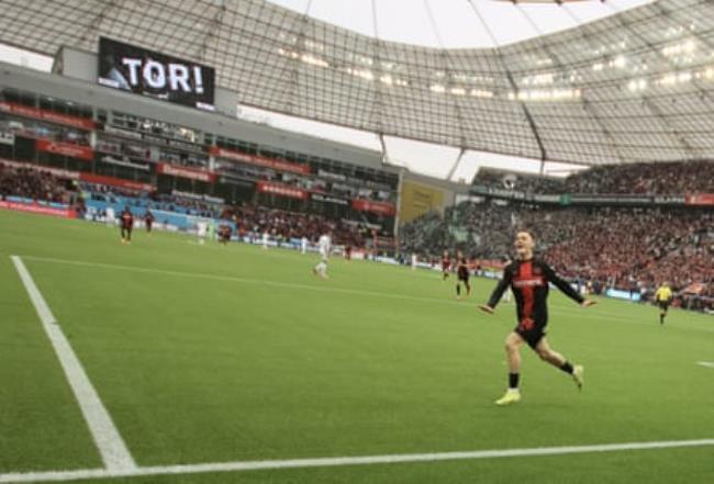 Florian Wirtz celebrates scoring Leverkusen’s fourth goal against Werder Bremen.