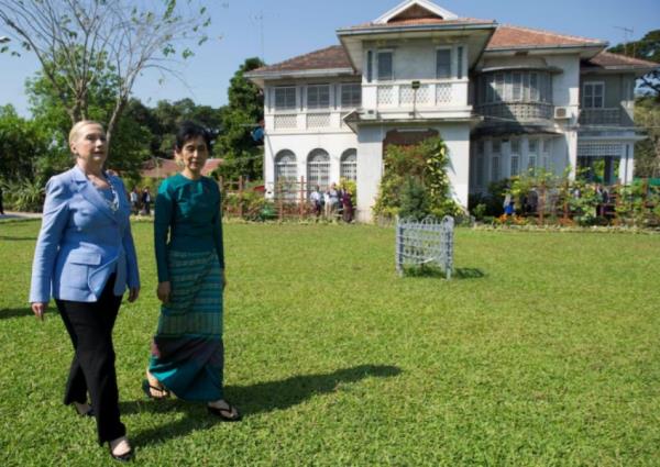 No bidders present at Myanmar auction for $120m sale of Suu Kyi's home
