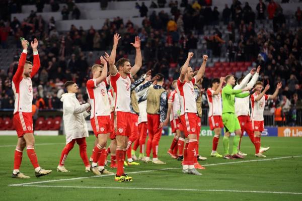 Bayern players celebrate making their way to the semifinal, wher<em></em>e Real Madrid awaits.