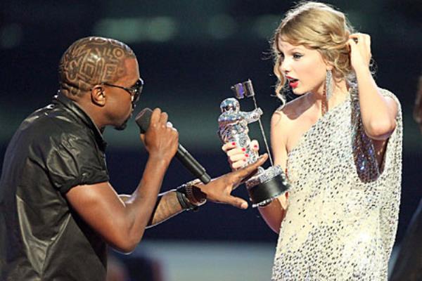 Kanye interrupts Taylor 2009