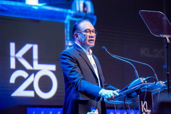 Khazanah getting RM1b to kick off ‘natio<em></em>nal fund of funds’ to invest in high growth Malaysian companies, says PM Anwar