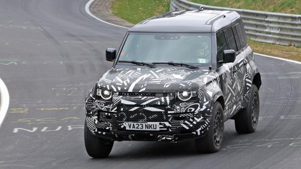 Spied at the Nurburgring: the new 2024 Land Rover Defender OCTA