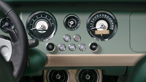 2024 Morgan Plus Four - green, dashboard