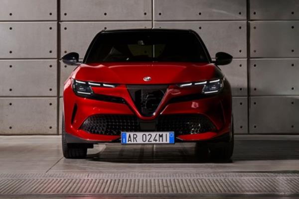 Co<em></em>ntroversy makes Alfa Romeo change Milano EV name to Junior