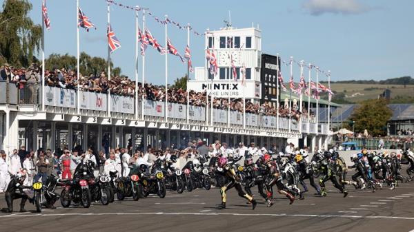A racing start for the Barry Sheene Memorial Trophy at the 2022 Revival meet