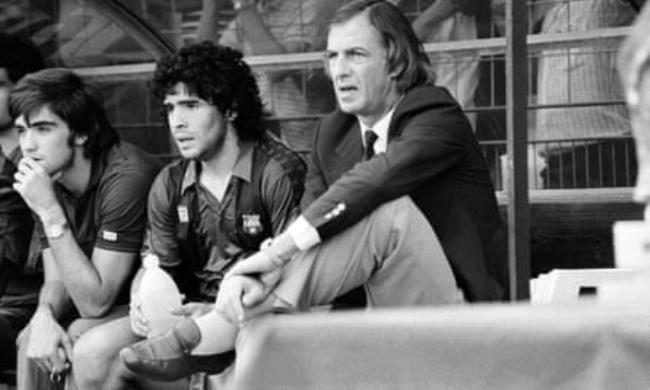 César Luis Menotti, right, with Diego Maradona, centre, during an internatio<em></em>nal football tournament in Bordeaux, France, in 1983. Both player and coach were hired by Barcelona shortly after the 1982 World Cup.