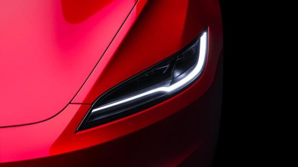Distinctive new lamps mark out new Model 3