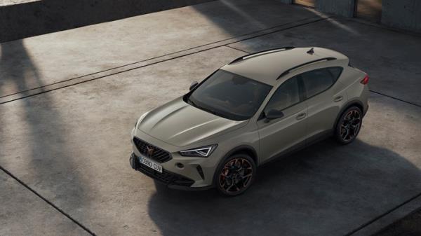 20-inch alloy wheels and uprated six-pot brakes for Cupra Formentor VZ5