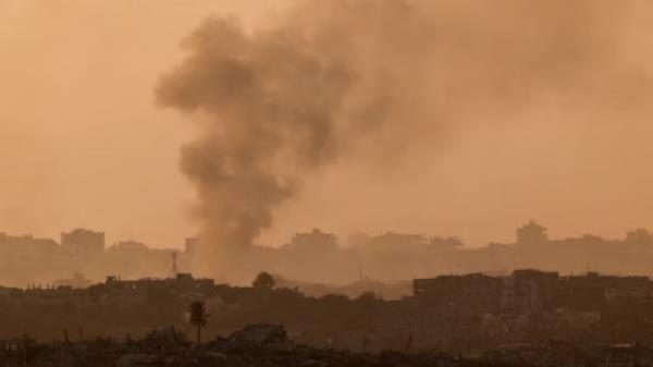 Smoke rises from North Gaza, amid the o<em></em>ngoing co<em></em>nflict in Gaza between Israel and Hamas, as seen from Sderot, Israel, November 17, 2024. REUTERS/Amir Cohen/File Photo
