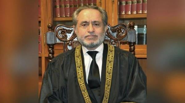 最高法院法官质疑军事法庭在民事审判案件中的权力