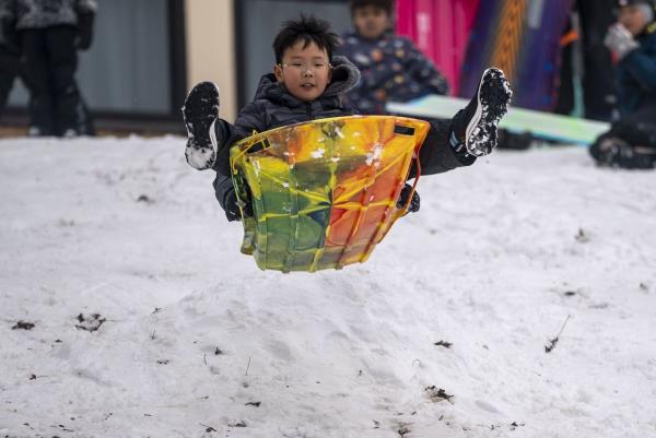 华盛顿迎来了六年来最大雪的冬天，可能会有更多的降雪