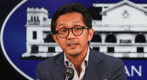 迪宗在起降点加大火力，要求立即释放车牌